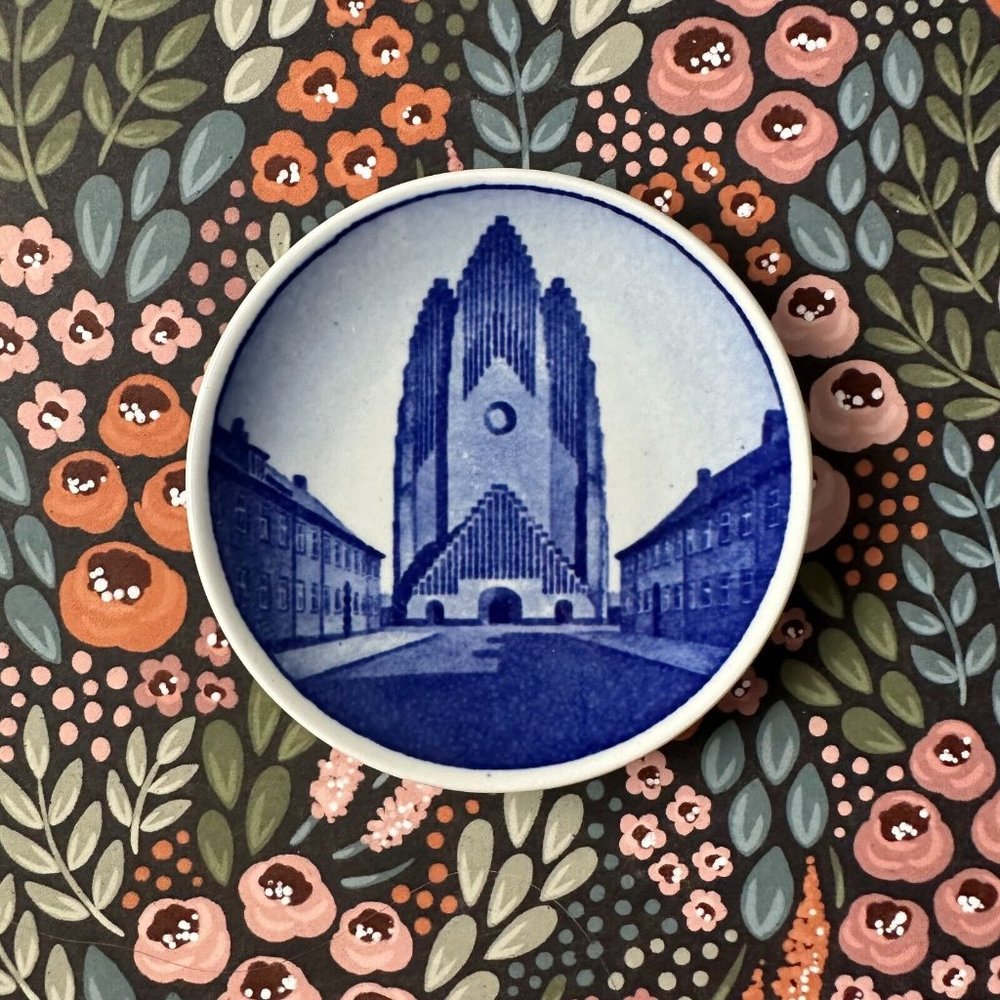 royal copenhagen denmark fajance grundtvigs kirken mini plate 🤍